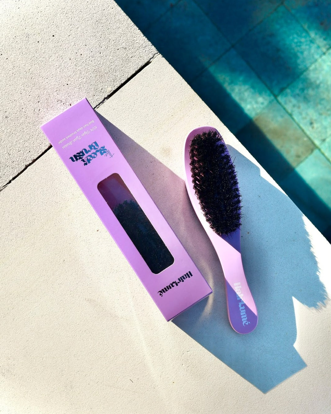 SLEEK BRUSH